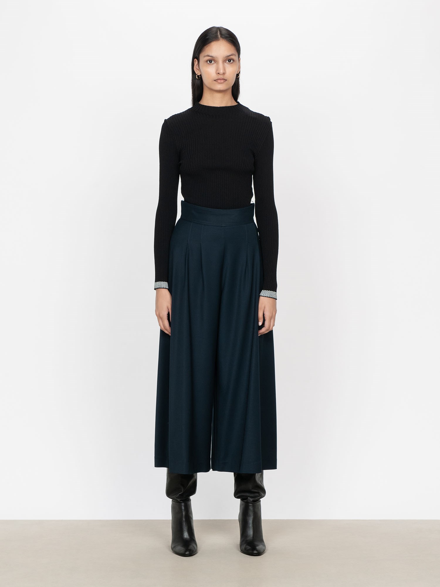 Smooth Stretch Tuck Culottes | Buy Pants Online - Veronika Maine
